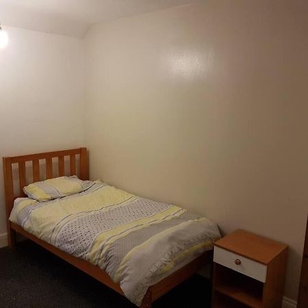 Two Bedroom Maisonette Close Towarwick Uni Coventry Kültér fotó