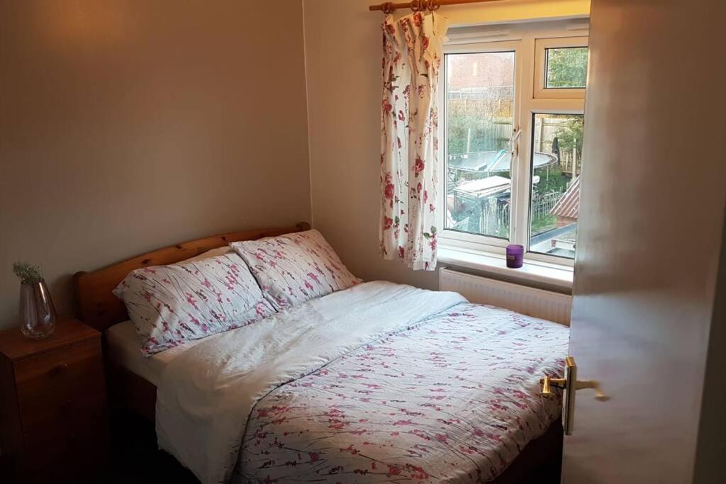 Two Bedroom Maisonette Close Towarwick Uni Coventry Kültér fotó