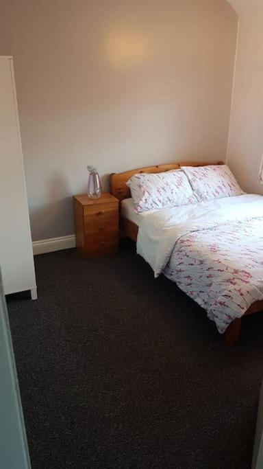 Two Bedroom Maisonette Close Towarwick Uni Coventry Kültér fotó